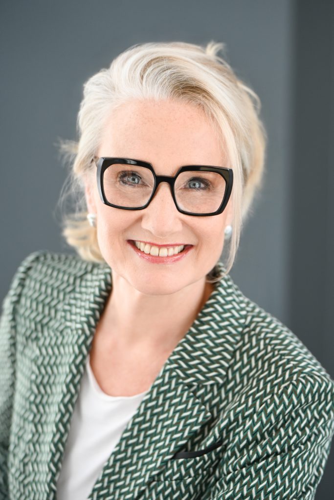 Iris Steiner - Journalistin und Kulturmanagerin