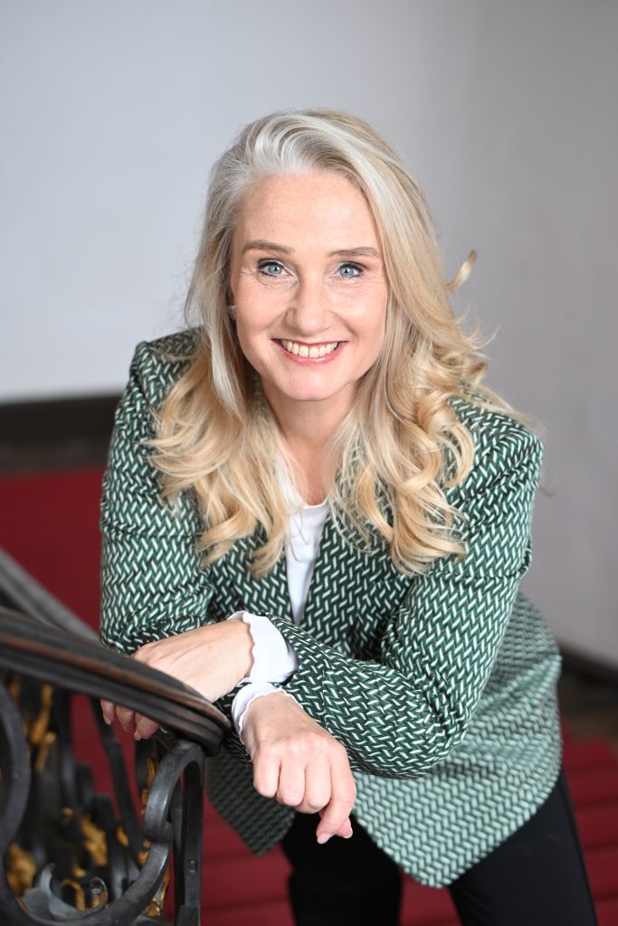 Iris Steiner - Journalistin und Kulturmanagerin